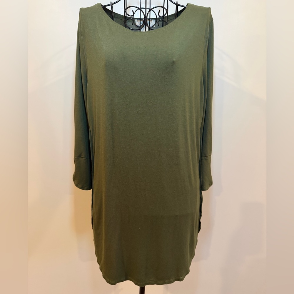 Charlie Paige Forest Green three-quarter sleeve tunic